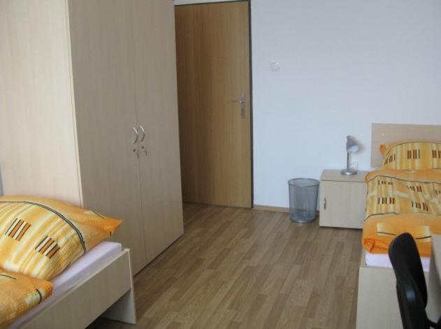 Uninova Hostel Bratislava Rum bild