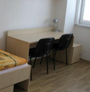 Uninova Hostel Bratislava Rum bild