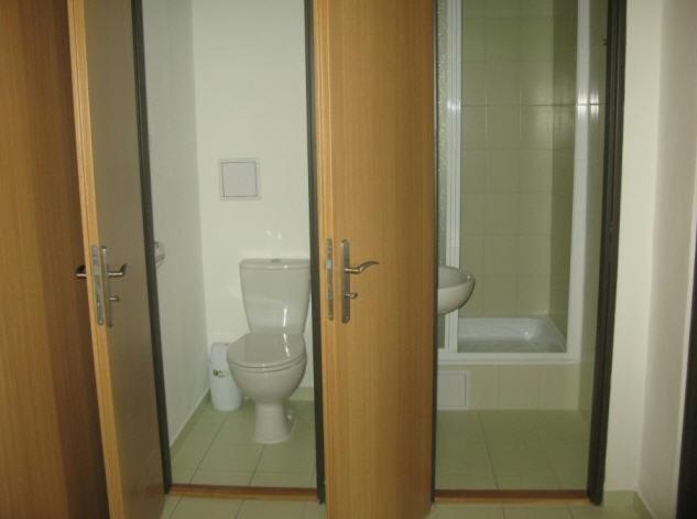 Uninova Hostel Bratislava Rum bild